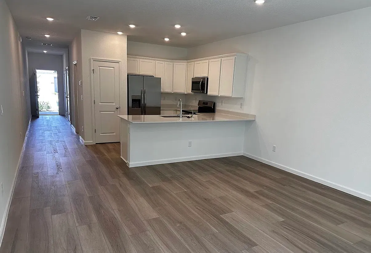 3 bed, 2.5 bath, 1483 sqft, $1,650 — Photo 4
