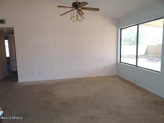 5th image of 220 N Sunrise Cir