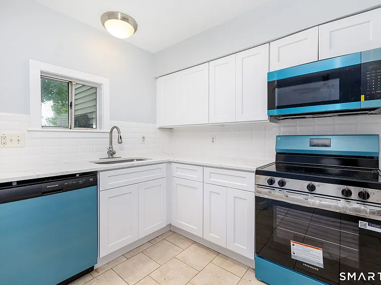 37 Enfield St — Photo 10
