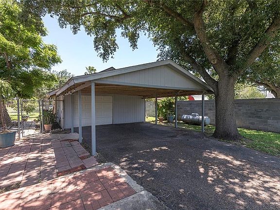 5th image of 1624 Grovewood Rd