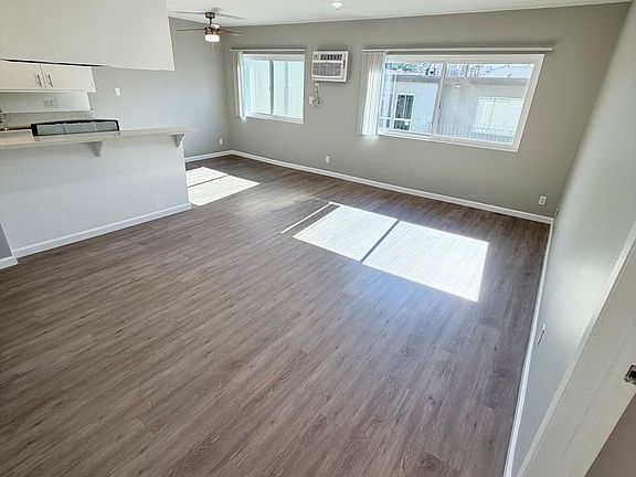 3rd image of 6823 Variel Ave APT 4