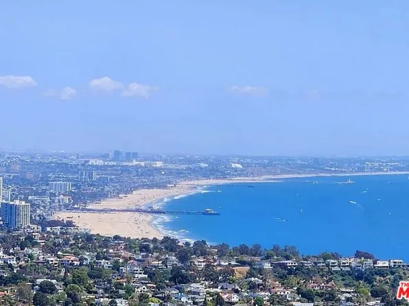 16605 W Merivale Ln, Pacific Palisades, CA 90272