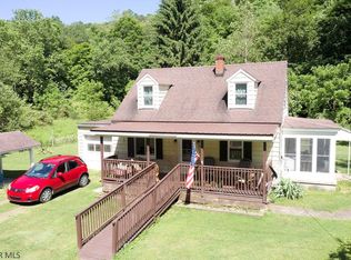389 Spruce St, Claysburg, PA 16625