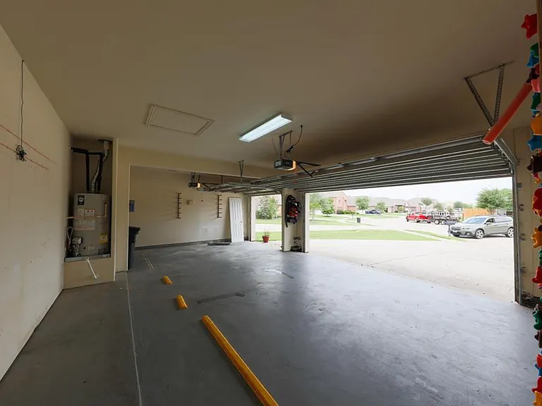 140 Avery Springs Ln — Photo 11