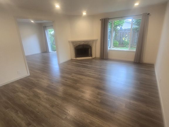 4th image of 1362 Foxworthy Ave