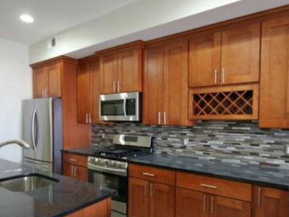 3rd image of 2050 Frankford Ave APT F