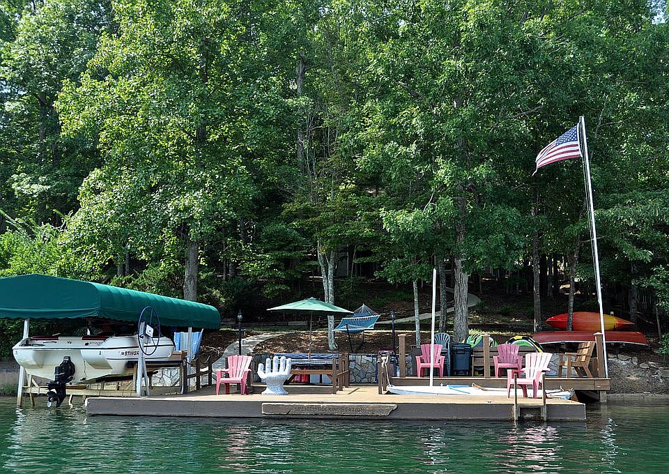 2nd image of 169 Narrows Dr