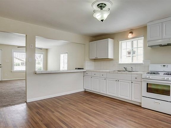 4th image of 3911 W 108th St