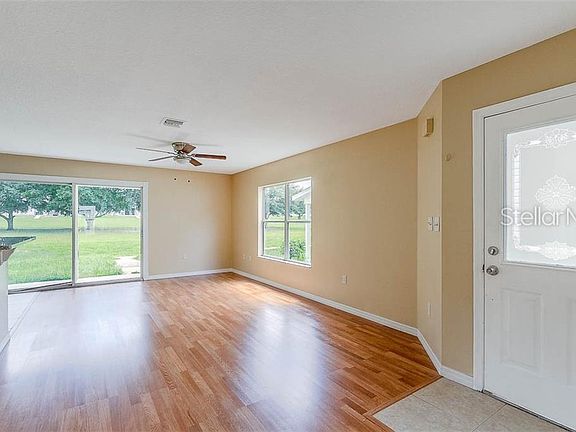4th image of 1088 Park Central Cir