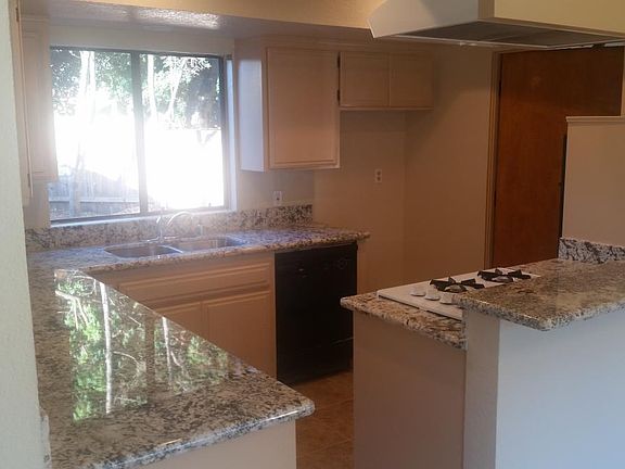 5th image of 3743 Locust Ave #1