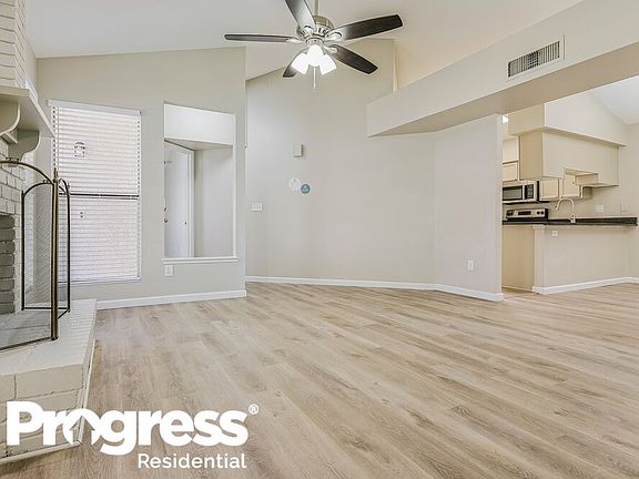 4th image of 1719 E Jacinto Ave