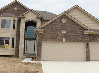 56742 Clearstone Dr, Macomb, MI