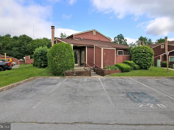 220 Brian Dr, Enola, PA 17025