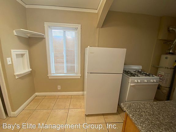 5th image of 2700 Sacramento St #10728851