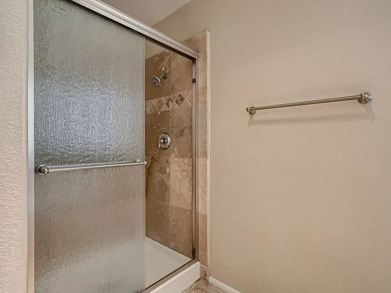 2224 Bear Valley St — Photo 9