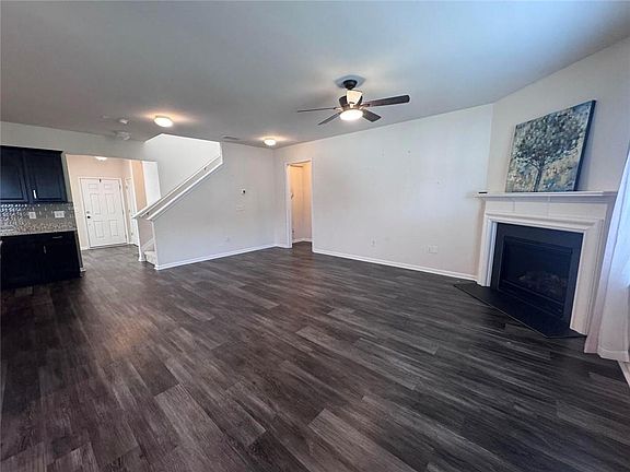 3rd image of 538 Princeton Cir