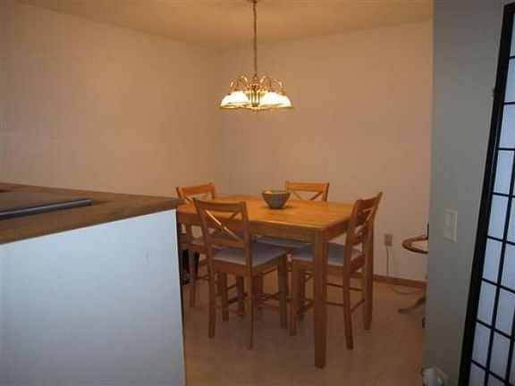 5th image of 102 Prairie Heights Dr APT 409