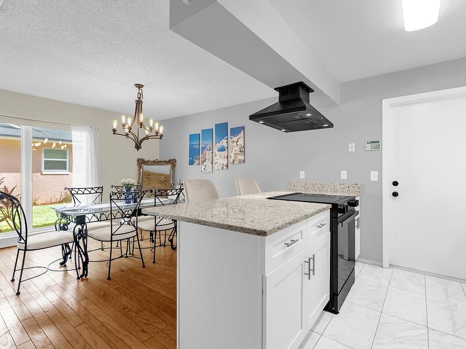 1st image of 5012 The Oaks Cir