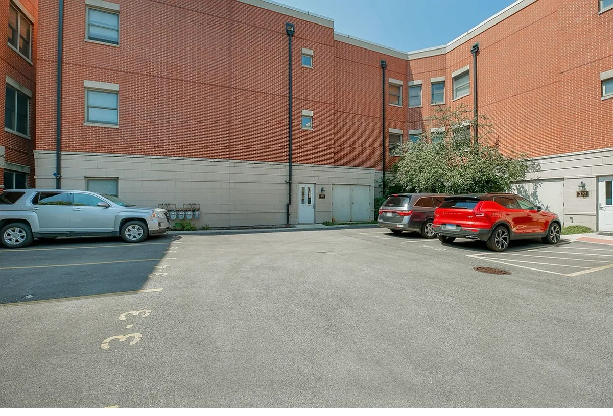 Building Photo - 1407 S Halsted St #1B