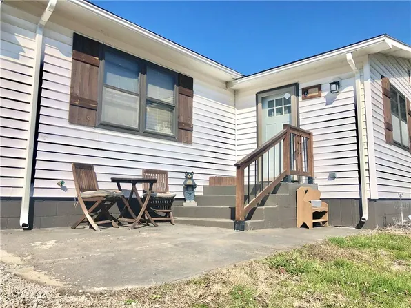 66 Wolf Dr, Mound City, KS 66056