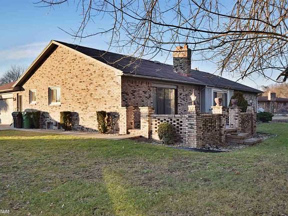 4th image of 47592 Angeline Ct
