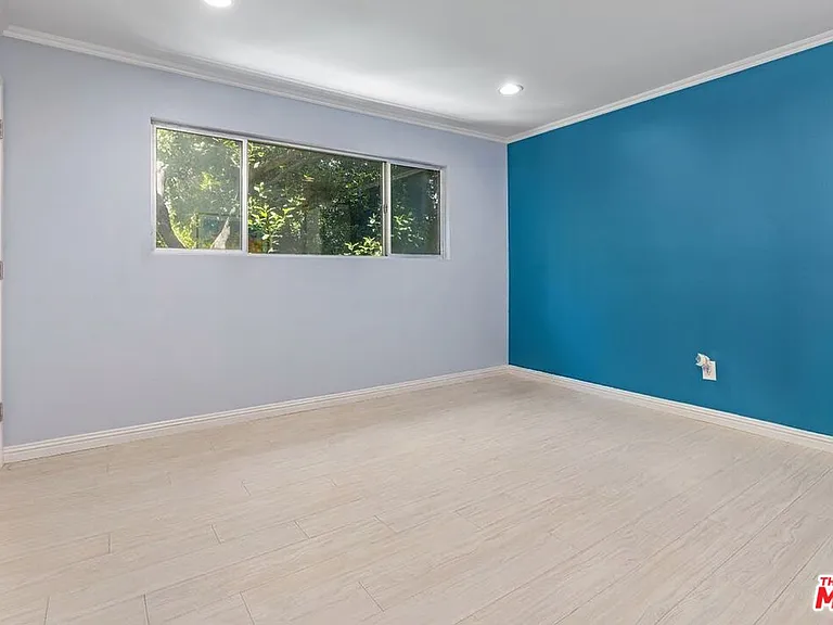 12801 Moorpark St #206 — Photo 18
