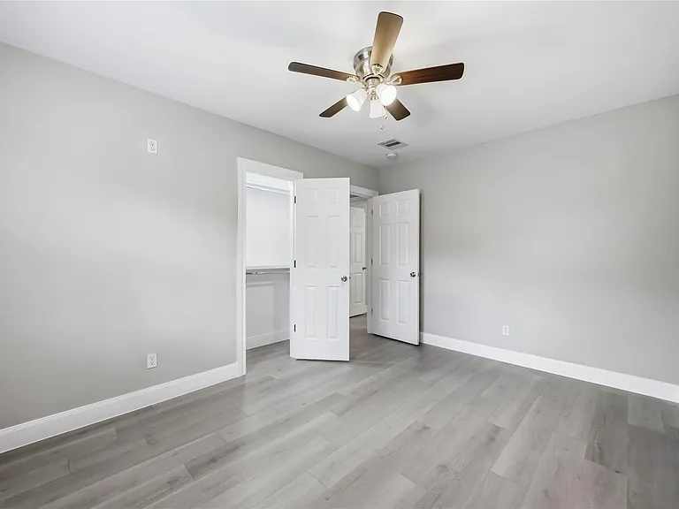 8129 Linda Vista Rd — Photo 21