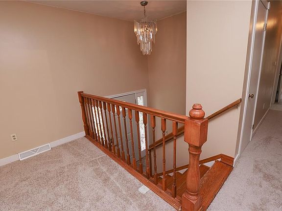 3rd image of 7923 Capistrano Dr