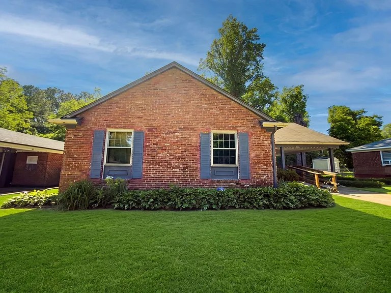3103 Rainier Dr — Photo 7