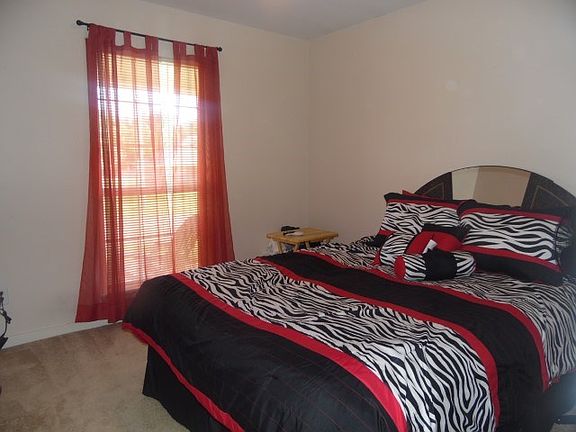 4th image of 204 Sunline Dr