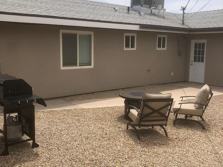 Rolling Hills Dr — Photo 14