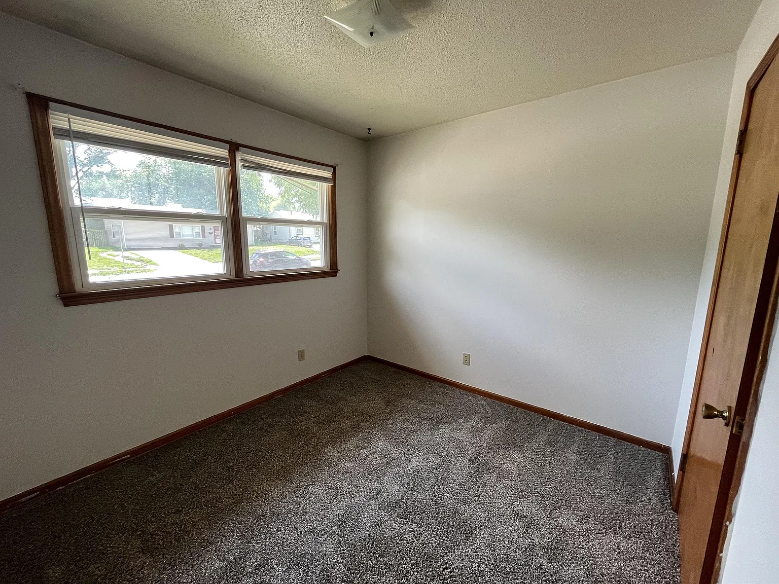 817 Broad Street - C — Photo 4