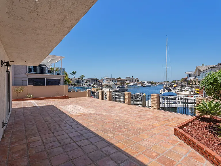 4051 Mistral Dr — Photo 29