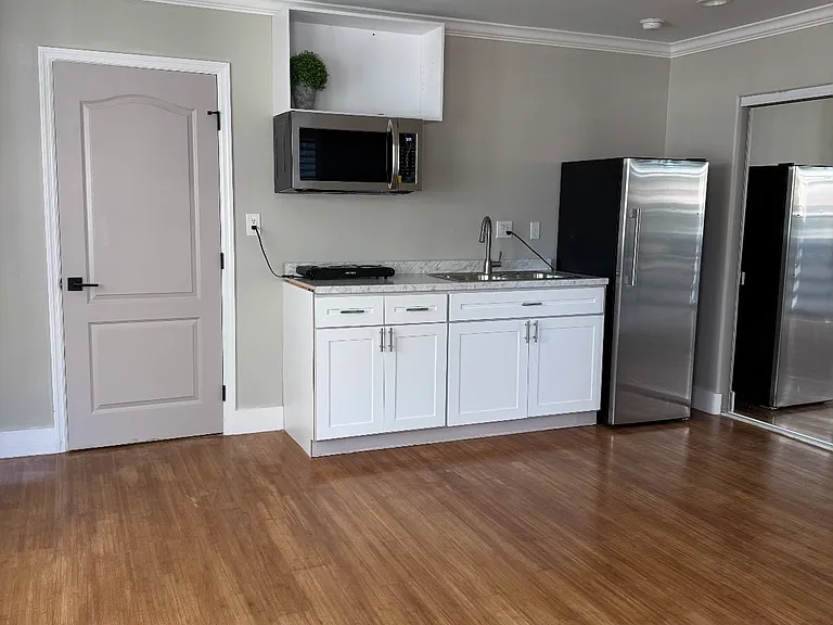 23401 Schoenborn St #2 — Photo 5
