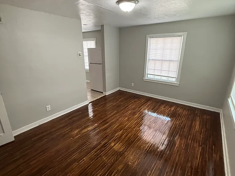 30 Hilltop Rd #1R — Photo 2