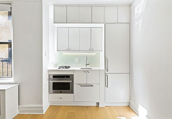 4th image of 220 W 24th St APT 4F