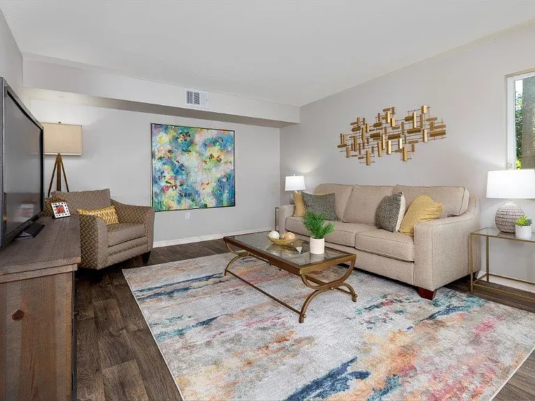 Weston Place Apartments — Photo 11