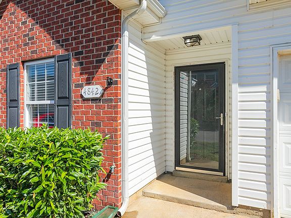 2nd image of 4842 Chelanie Cir