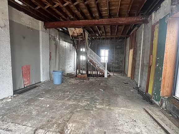 5th image of 500 Grand Ave