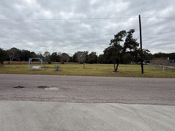 2nd image of 9015 Schiro Rd