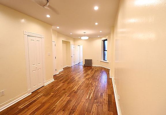 5th image of 731 Washington Ave APT 3R