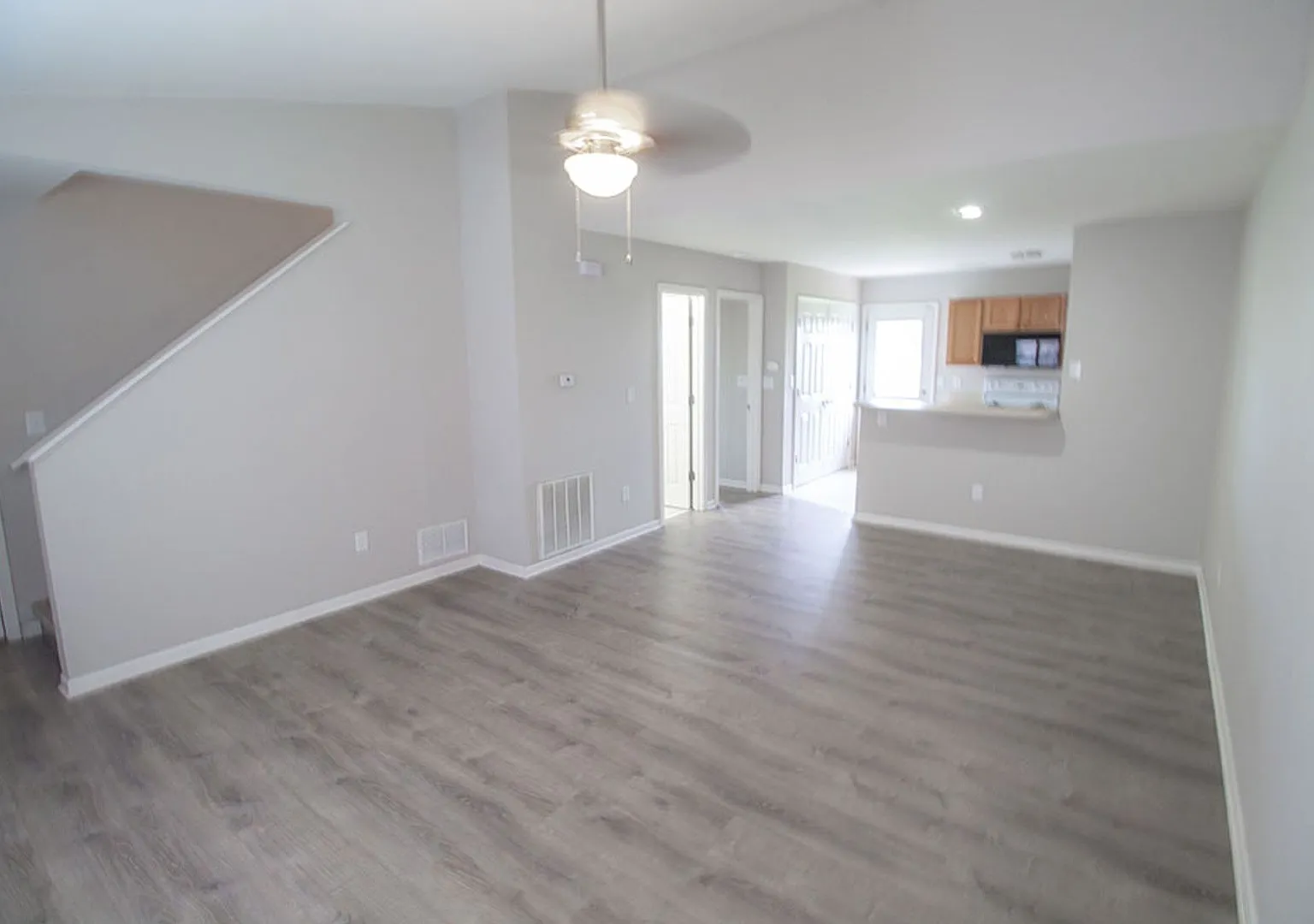 Belmont Park Duplex — Photo 4