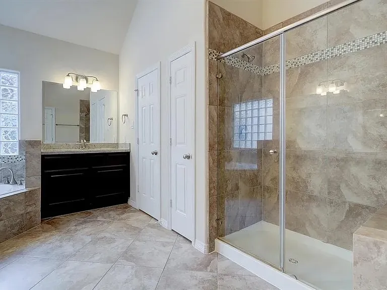 5505 Zoemark Ln — Photo 15