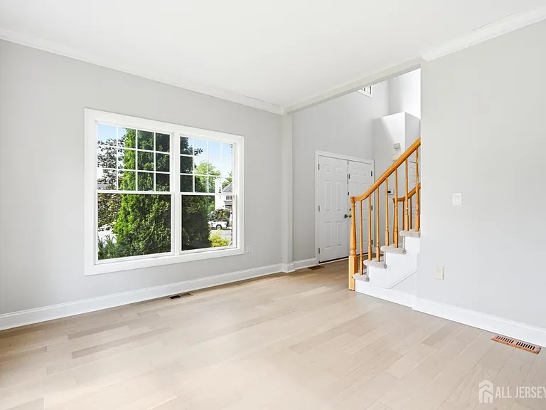 33 Melbloum Ln — Photo 4