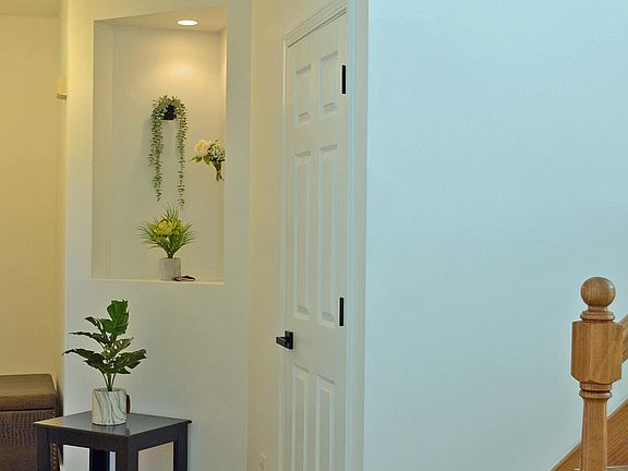 4th image of 1293 Lily Ln