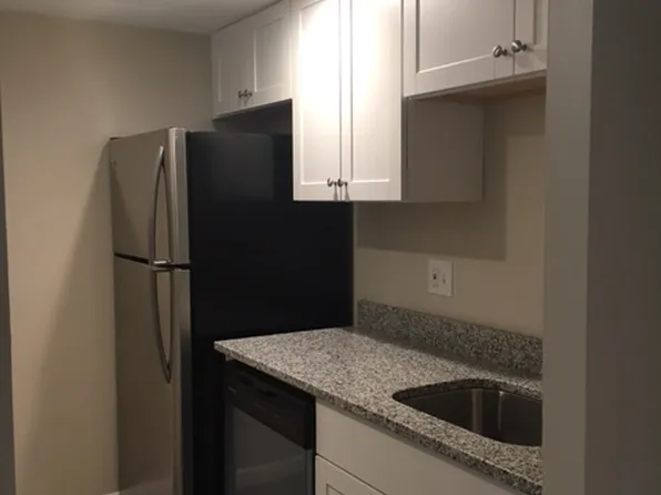 330 Simmonsville Ave, Johnston, RI 02919