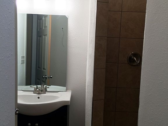 5th image of 3716 Idalia Ave