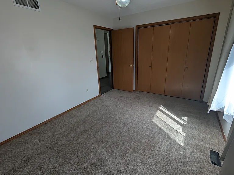 1448 N Glancey St — Photo 15