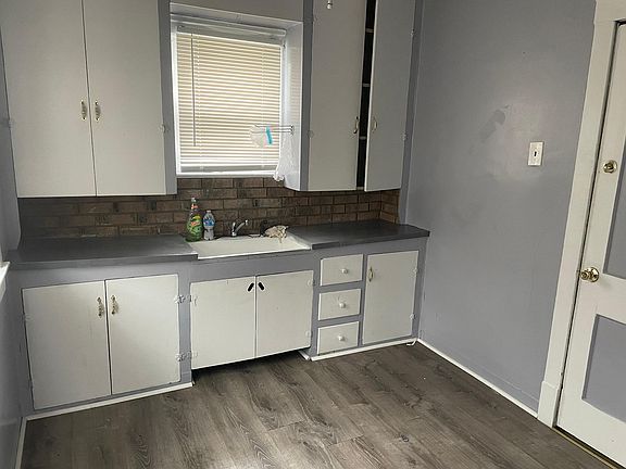 3rd image of 1470 E 174th St #2