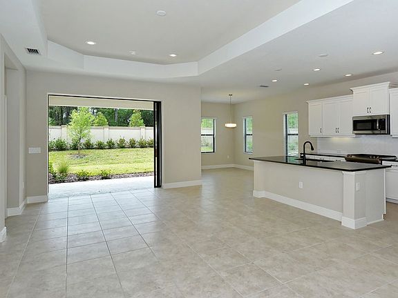 5th image of 228 Benedetto Ct